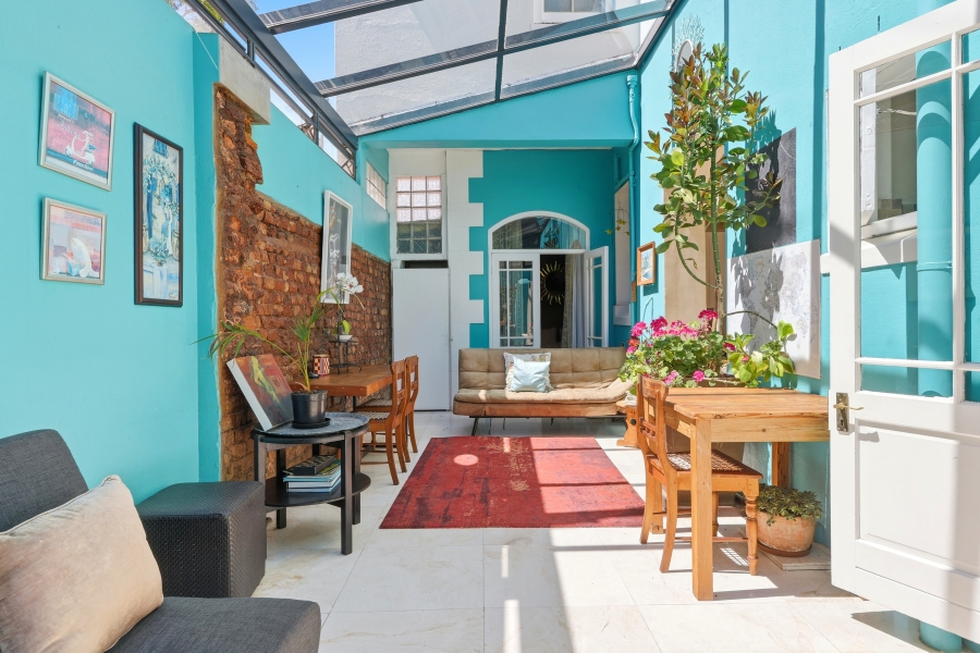 6 Bedroom Property for Sale in Green Point Western Cape